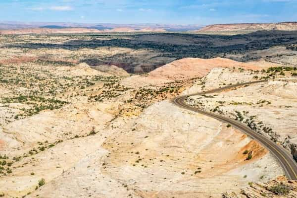 Paseo-por-el-Hogback 10 Magníficas Cosas para Hacer en Escalante, Utah