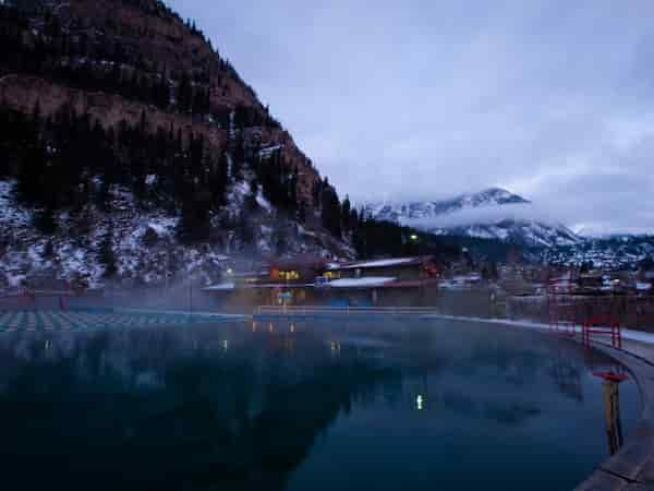 Piscina-termal-de-Ouray-1 9 Aguas Termales Naturales en Colorado que Debes Visitar