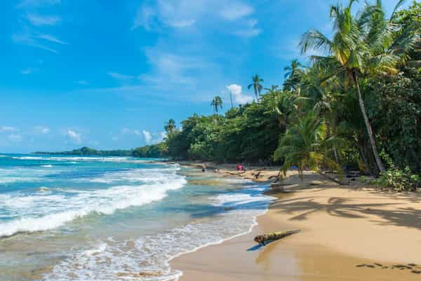 Playa-Chiquita-1 8 Increíbles Actividades en Puerto Viejo, Costa Rica