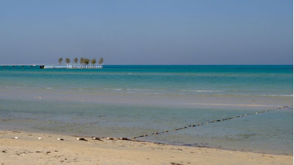 Playa-Marona-playas-de-qatar Conoce las Mejores Playas y Piscinas de Qatar