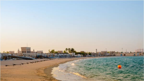 Playa-Wakrah-playas-y-piscinas-de-qatar Conoce las Mejores Playas y Piscinas de Qatar