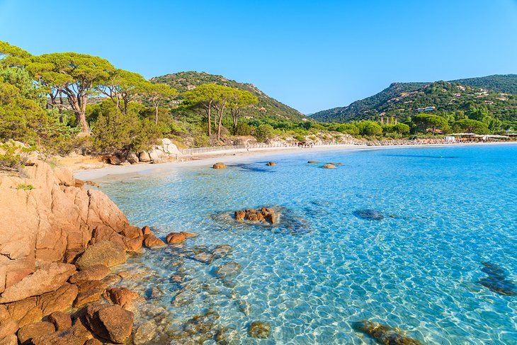 Playa-de-Palombaggia-en-Corcega 17 Mejores playas de Francia: Destinos costeros imprescindibles