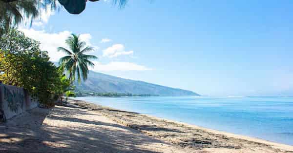Playa-de-Toaroto 10 Lugares de Tahití que debes Conocer en tu Viaje