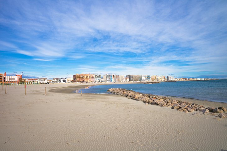 Playas-de-Palavas-les-Flots 14 Mejores playas del SUR de Francia: Explora las joyas costeras de la nación