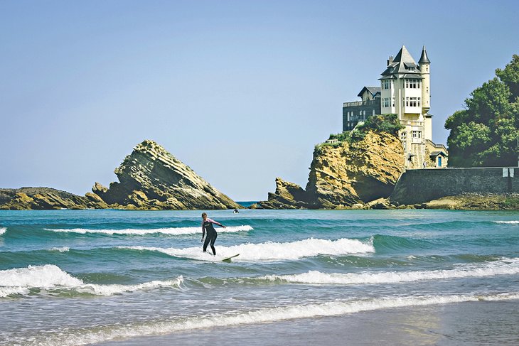 Playas-para-surfear 16 Atracciones turísticas de Biarritz en Francia