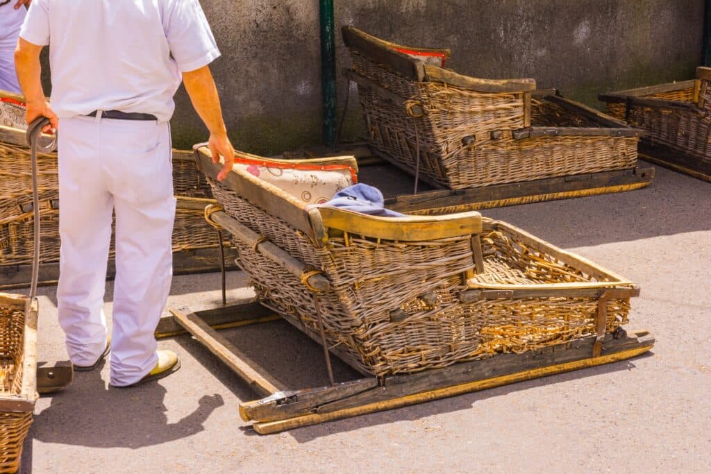 Puedes-montar-un-trineo-de-mimbre Por qué Madeira es El secreto mejor guardado de Portugal