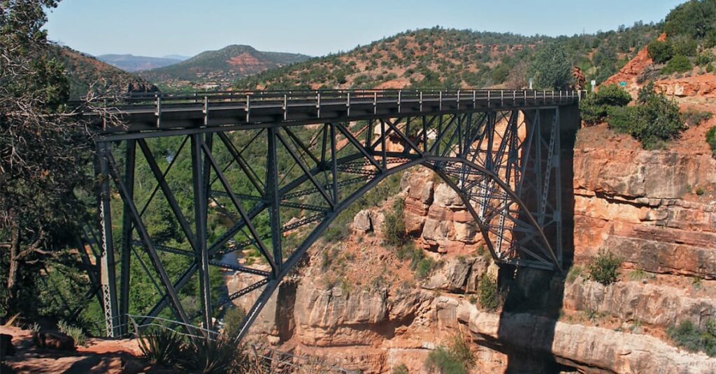 Puente-de-Midgley-Midgley-Bridge-1024x536 Los mejores pozos de Arizona para disfrutar este verano