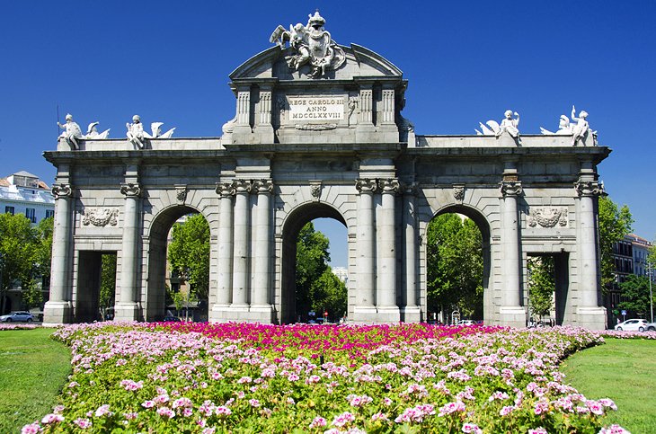 Puerta-de-Alcala 18 Principales atracciones turísticas en Madrid, España