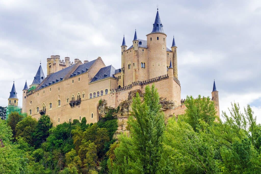 Saber-antes-de-ir Castillo Alcázar De Segovia: Inspiración de Disney