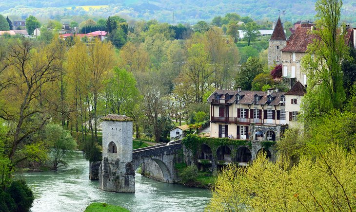 Sauveterre-de-Bearn 24 Mejores lugares para visitar en los Pirineos franceses