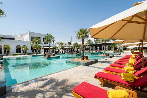 Sharq-Village-Spa-The-Ritz-Carlton-Resort Hospédate en los Mejores Hoteles de Playa en Doha