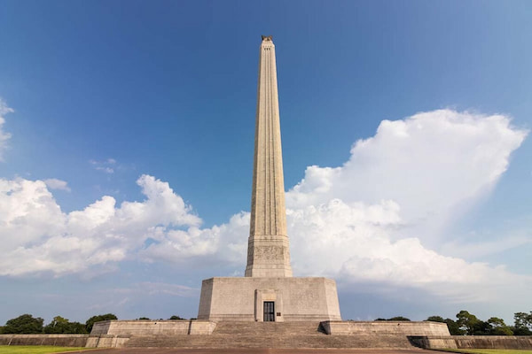 Sitio-historico-estatal-del-campo-de-batalla-de-San-Jacinto Viaje por Carretera de Houston a Nueva Orleans