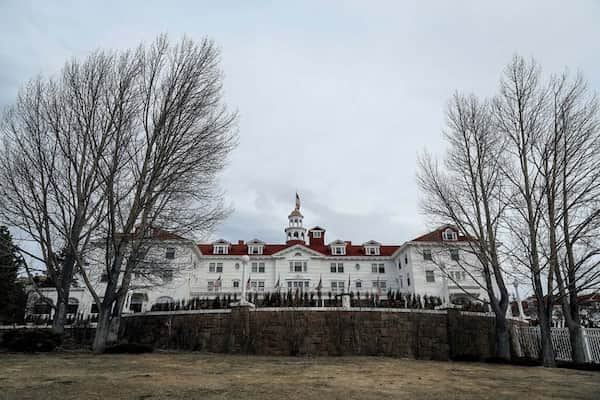 Stanley-Hotel-Estes-Park-Colorado 9 Geniales Lugares para Visitar en Halloween en EE. UU