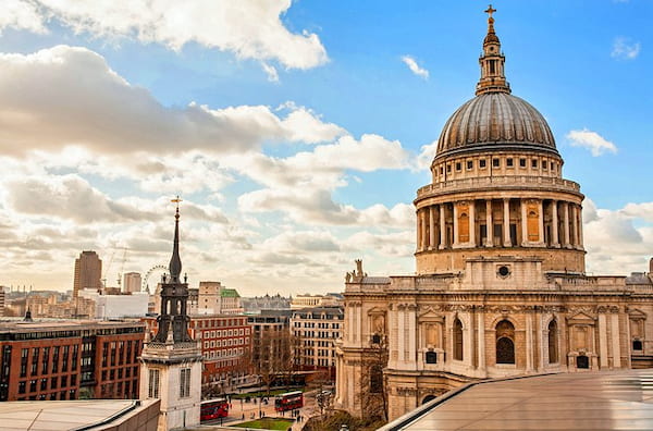 Sube-a-la-cupula-de-la-catedral-de-San-Pablo 24 Lugares para visitar en Londres: Atracciones turísticas imperdibles