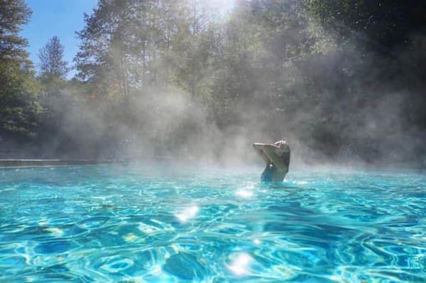 Termas-de-Sol-Duc 7 Lugares para Disfrutar de las Aguas Termales en Washington