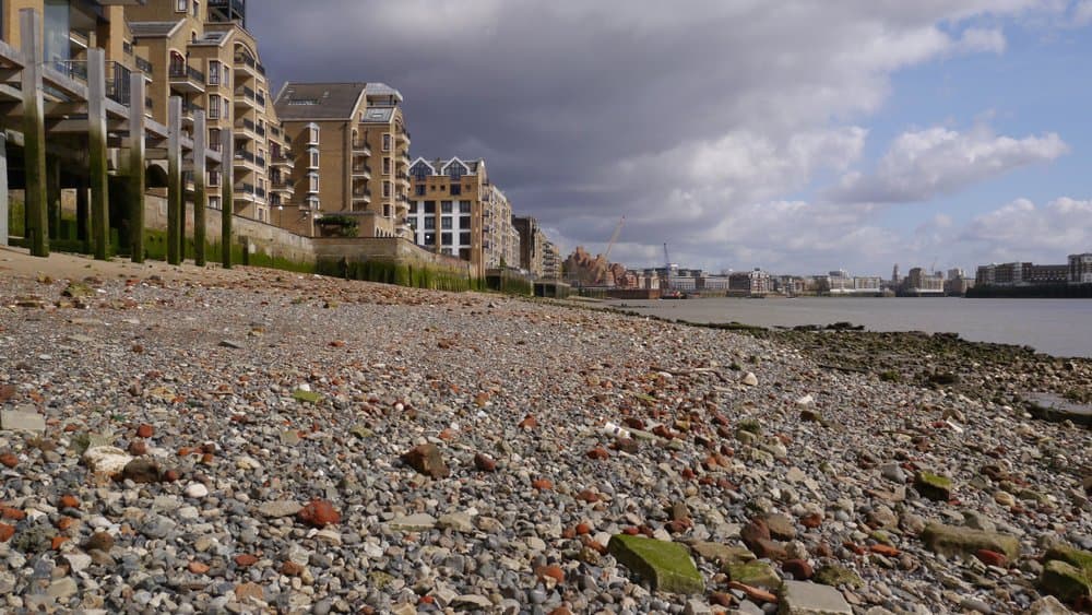 Tienes-la-oportunidad-de-encontrar-algo-espectacular Lo que debes saber sobre Mudlarking en el río Támesis en Londres