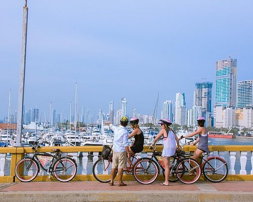 Tour-en-bicicleta-por-Cartagena 10 Cosas Únicas Para Hacer En Cartagena, Colombia