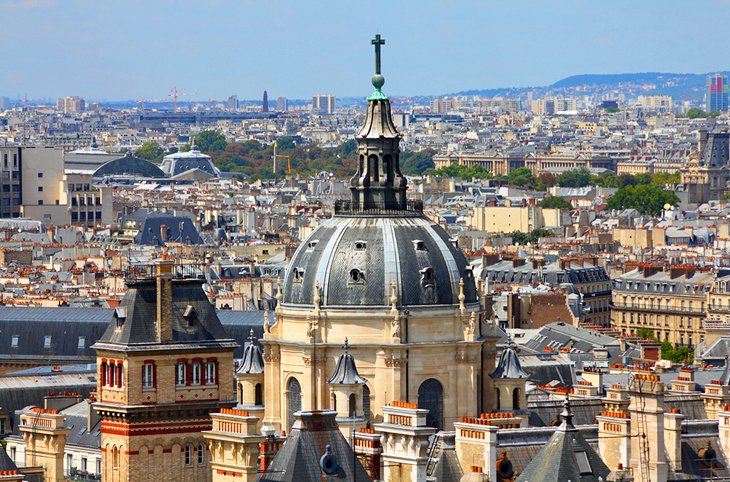 Universidad-de-la-Sorbona 16 Principales atracciones en el Barrio Latino de París