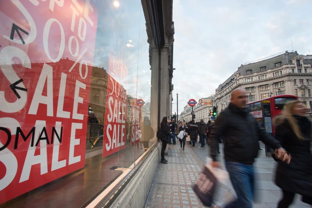 Ventas-y-caminatas-del-dia-del-boxeo Diferentes formas festivas de vivir la navidad en Inglaterra