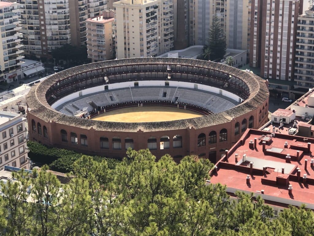 Ver-las-corridas-de-toros-en-la-Plaza-La-Malagueta Razones para enamorarse de Málaga, España