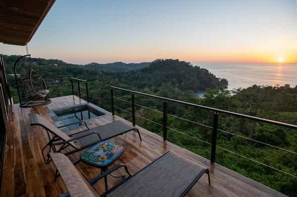 Villa-Privada-en-Manuel-Antonio 10 Casas Vacacionales en Alquiler en Costa Rica