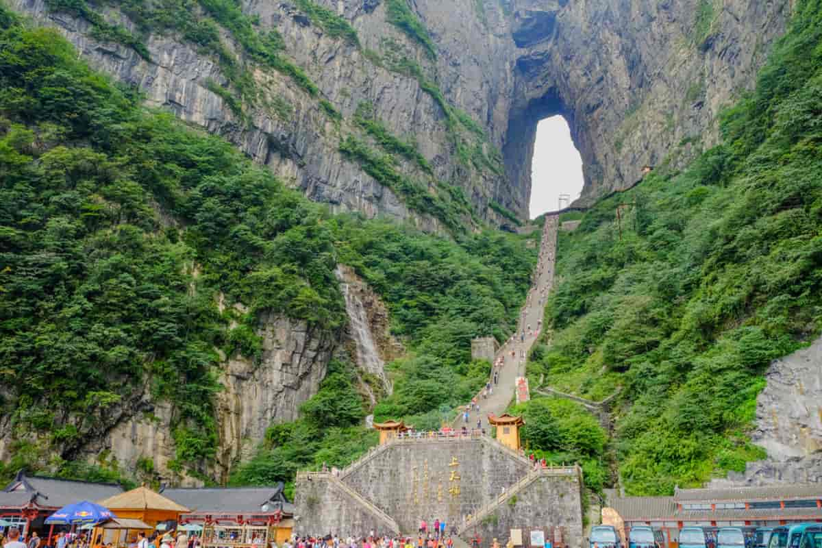 Visita la Espectacular Escalera al Cielo en China