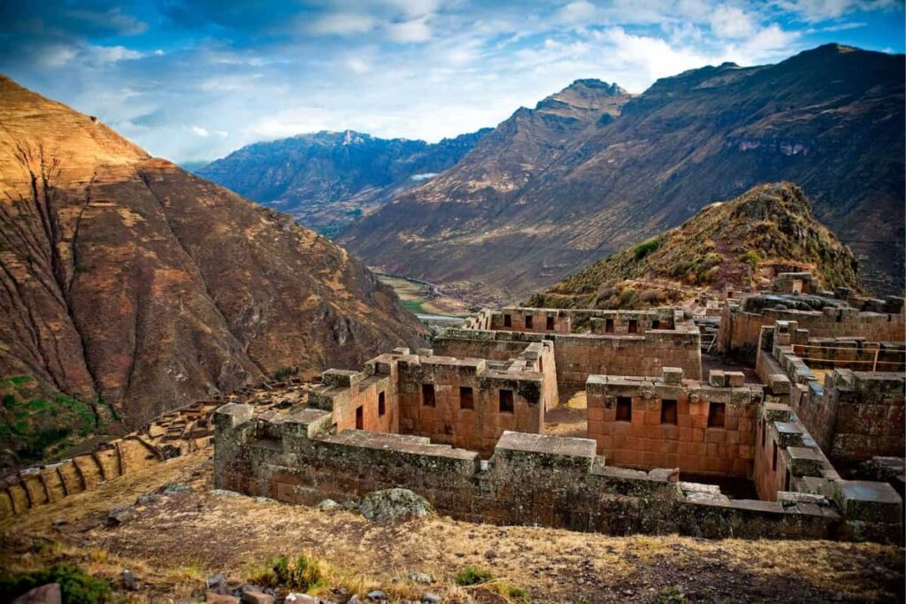 experiencias-en-el-Valle-Sagrado-de-Peru-1024x683 18 Principales lugares turísticos del Perú: Recomendaciones de expertos