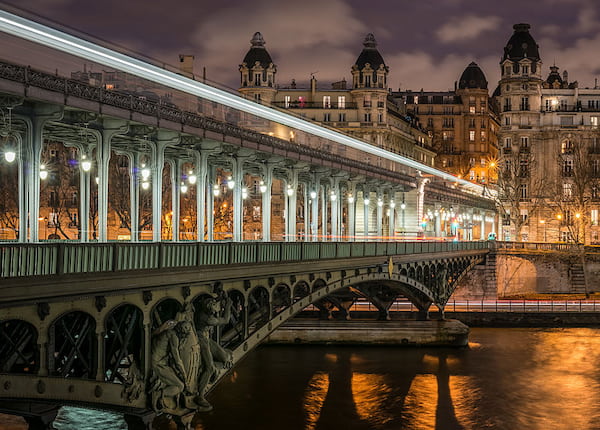 El-puente-Bir-Hakeim 11 Mejores lugares para ver la Torre Eiffel en París, Francia