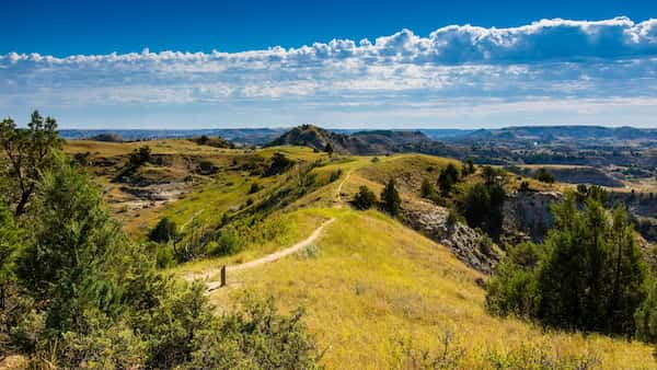 Parque-Nacional-Theodore-Roosevelt 10 Atracciones turísticas de Dakota del Norte que debes visitar