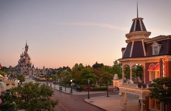 Disneyland-Paris Qué hacer en París en navidad: Actividades mágicas en la ciudad de la luz