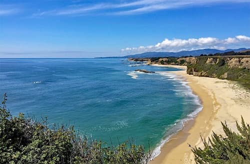 Playa-estatal-de-Half-Moon-Bay-condado-de-San-Mateo-1 11 Espectaculares playas de San Francisco: Un paraíso costero en la ciudad