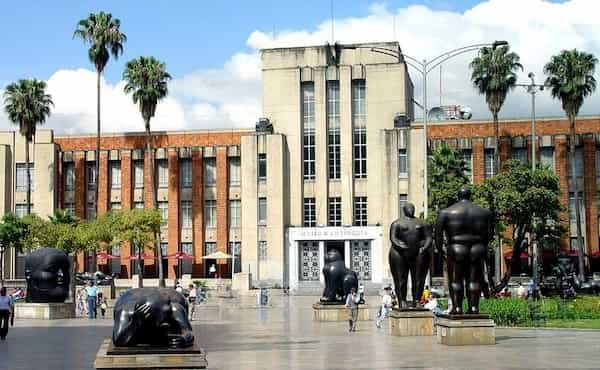 El-Museo-de-Antioquia Actividades para hacer en Medellín: 16 Recomendaciones de expertos