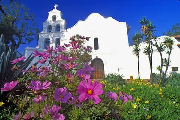 Mision-Basilica-San-Diego-de-Alcala 18 Mejores atracciones para visitar en San Diego