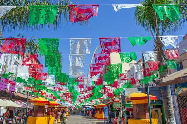 Plaza-Santa-Cecilia-Lugares-para-visitar-en-Tijuana 12 Lugares para visitar en Tijuana para una experiencia inolvidable