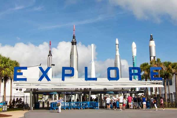 Aprenda-sobre-la-exploracion-espacial-en-el-Centro-Espacial-Kennedy 19 Mejores cosas para hacer en Florida: Experiencias únicas que no puedes perderte