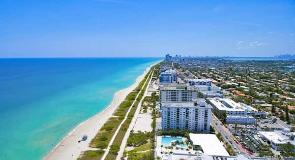 Playa-de-Surfside Playas de Miami: 17 Paraísos Costeros Imperdibles