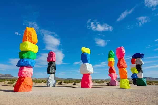 Siete-montanas-magicas Excursiones de un día desde Las Vegas: 11 Escapadas imperdibles cerca de la ciudad del pecado