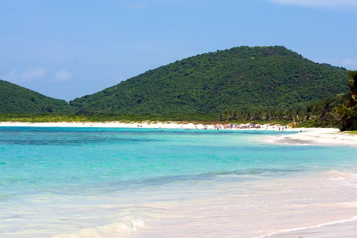 Playa-Flamenca-Culebra-Puerto-Rico Mejores playas del caribe: Arenas y Aguas Brillantes