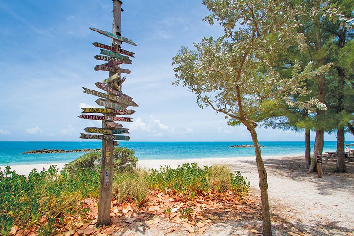 Playa-de-Fort-Zachary-Taylor Descubre las mejores playas en Key West para relajarte y disfrutar del sol
