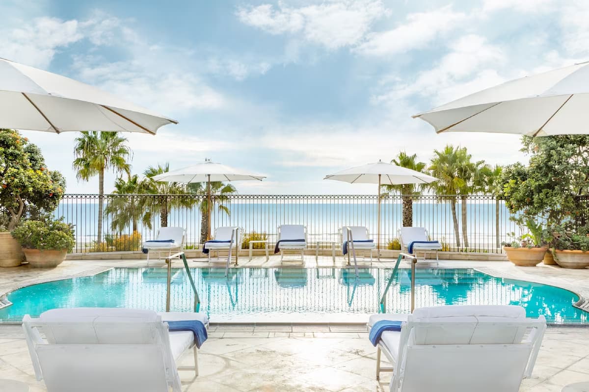 Casa-Del-Mar-piscina 14 hoteles boutique en Los Ángeles que destacan por su encanto y estilo