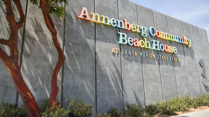 Casa-de-playa-comunitaria-de-Annenberg Mejores atracciones turísticas en Santa Mónica, California