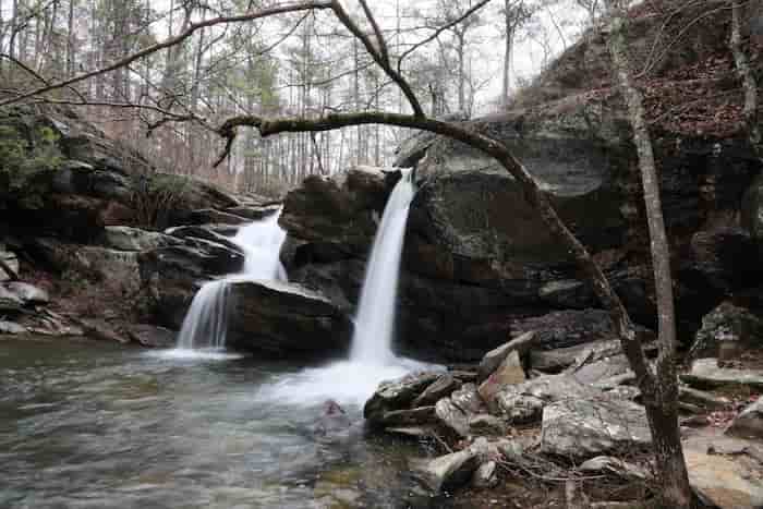 Cataratas-Cheaha 9 Impresionantes cascadas en Alabama que te dejarán sin aliento