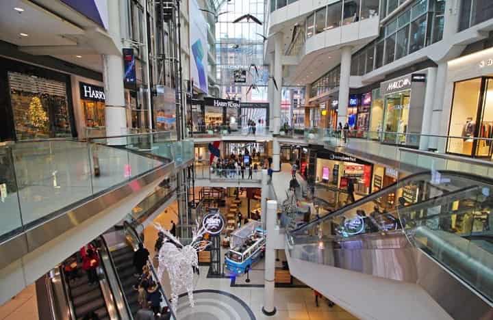 Compre-en-el-CF-Toronto-Eaton-Center Principales atracciones turísticas de Toronto