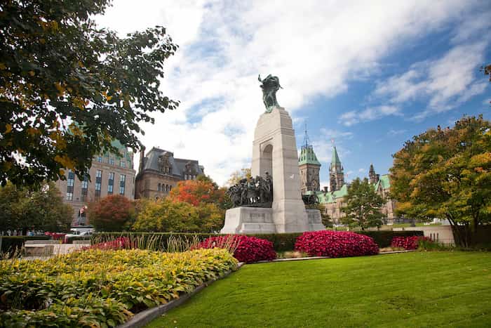 El-Monumento-Nacional-de-Guerra-Atracciones-turisticas-en-Ottawa Principales Atracciones turísticas en Ottawa