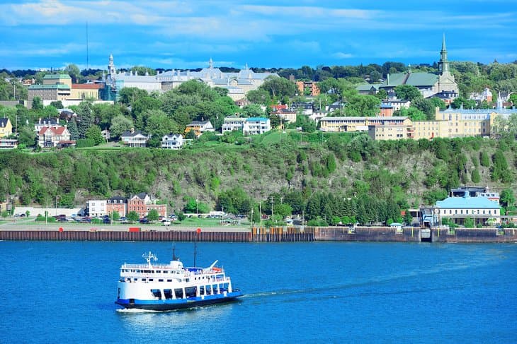 Ferry-Quebec-Levis-1 Mejores lugares para visitar en Quebec: Tesoros imperdibles para tu próxima aventura