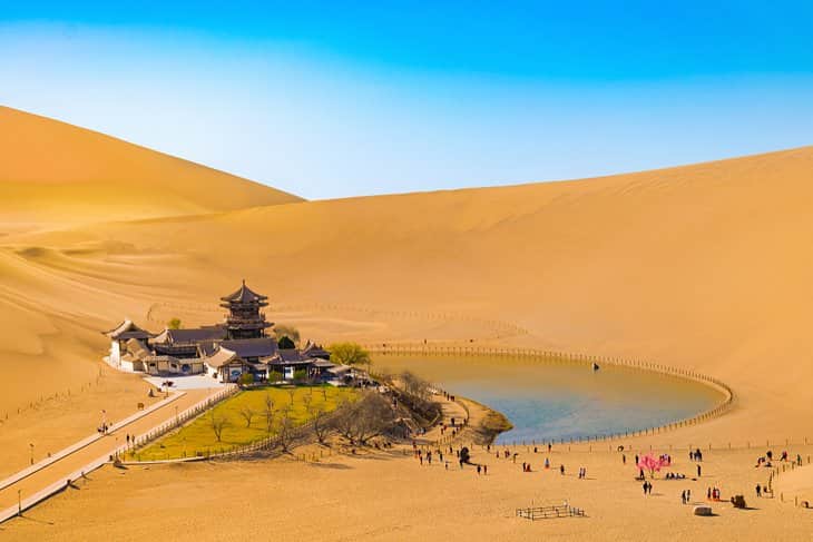 Manantial-de-la-Luna-Creciente-Dunhuang Espectaculares lugares de China para fotografiar