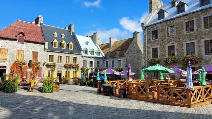 Pasea-por-la-Place-Royale Mejores lugares para visitar en Quebec: Tesoros imperdibles para tu próxima aventura