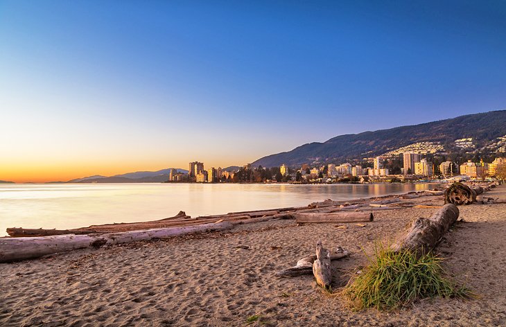 Playa-de-Ambleside Mejores Playas de Vancouver para Disfrutar del Sol y la Naturaleza