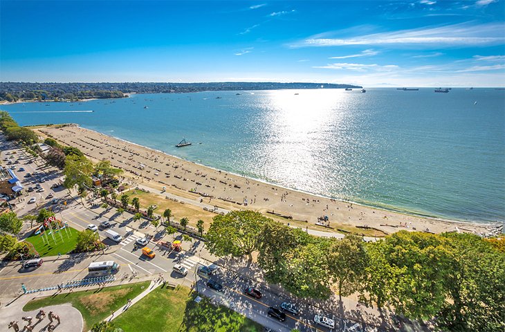 Playa-de-la-Bahia-Inglesa Mejores Playas de Vancouver para Disfrutar del Sol y la Naturaleza