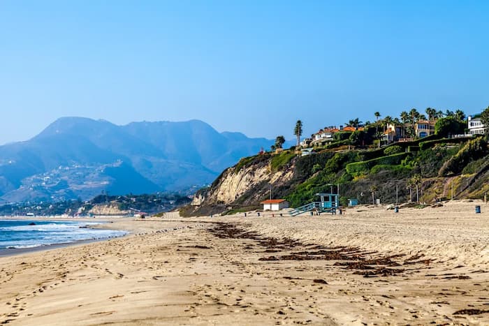 Podras-relajarte-en-hermosas-playas 8 motivos para visitar Malibú y disfrutar su encanto costero
